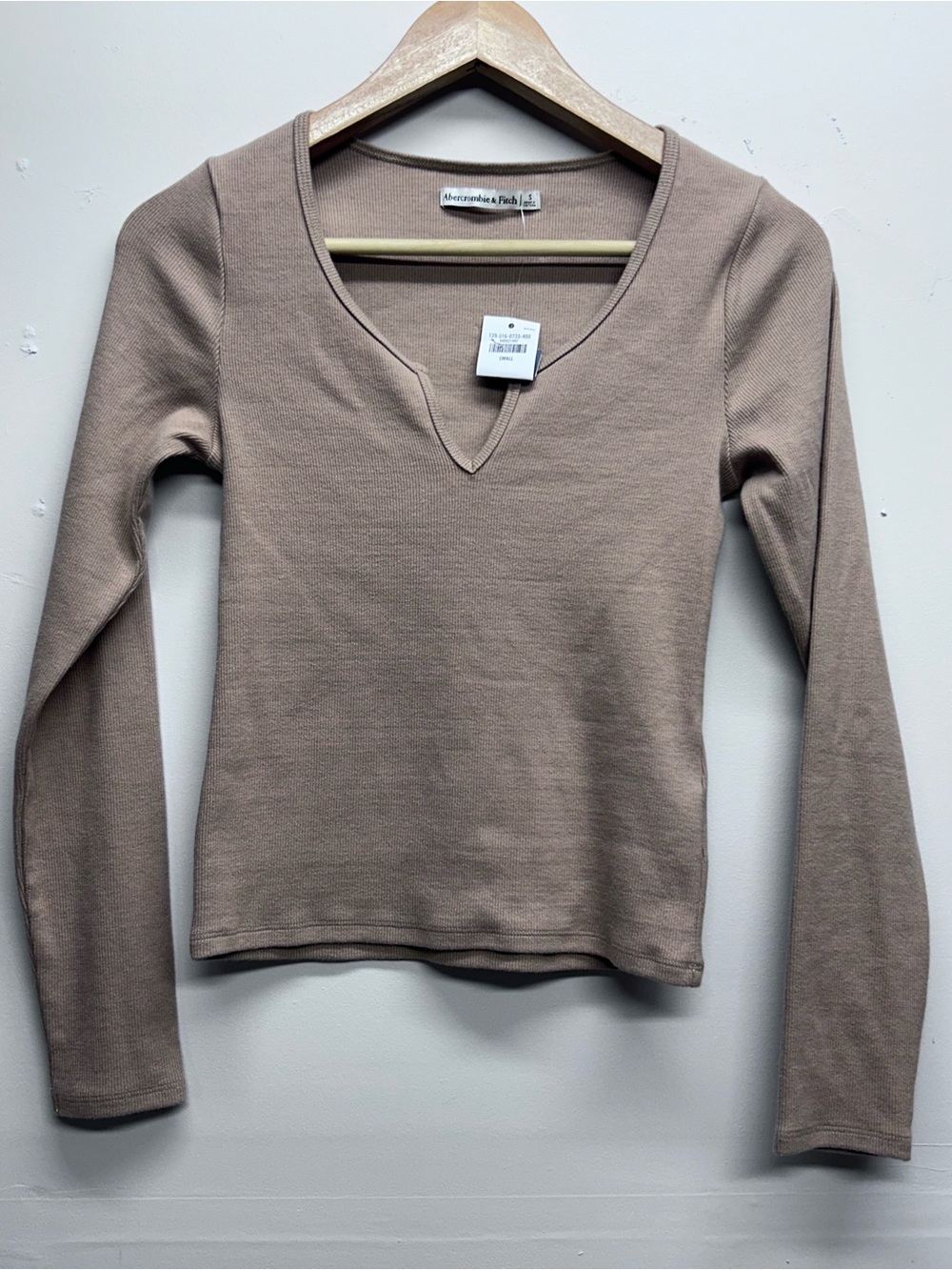 Abercrombie & Fitch Long-Sleeve Rib Notch-Neck Top S